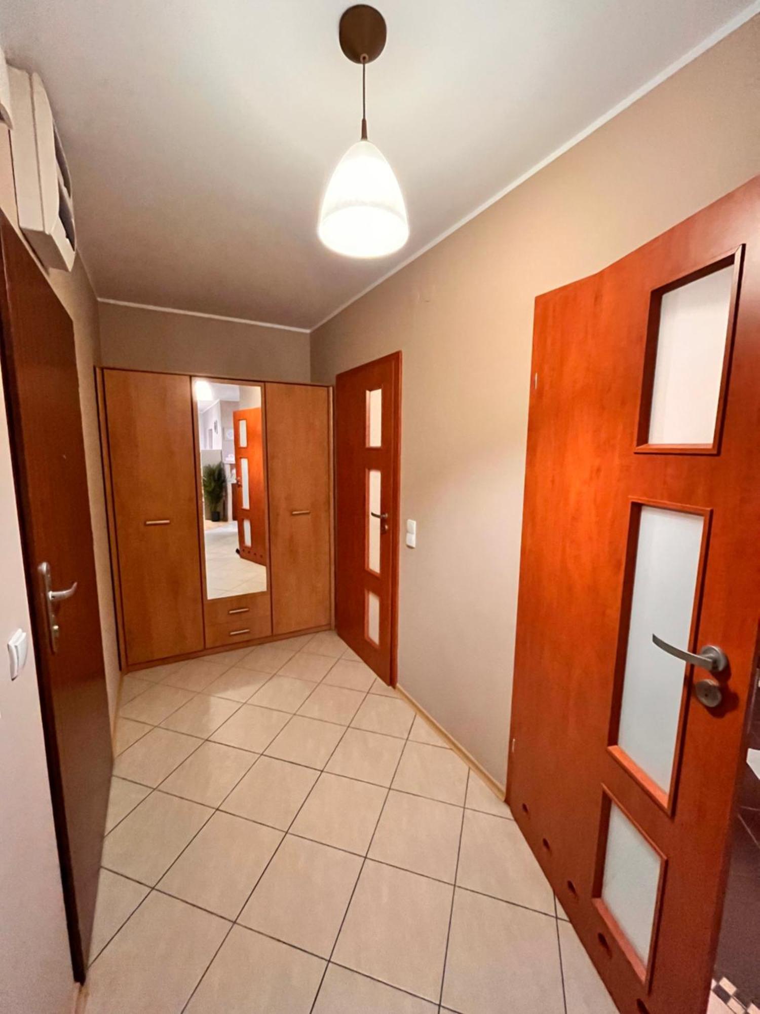 Apartament Roentgena 16 Przy Centrum Onkologii I Klinice Novum Warsaw Exterior photo